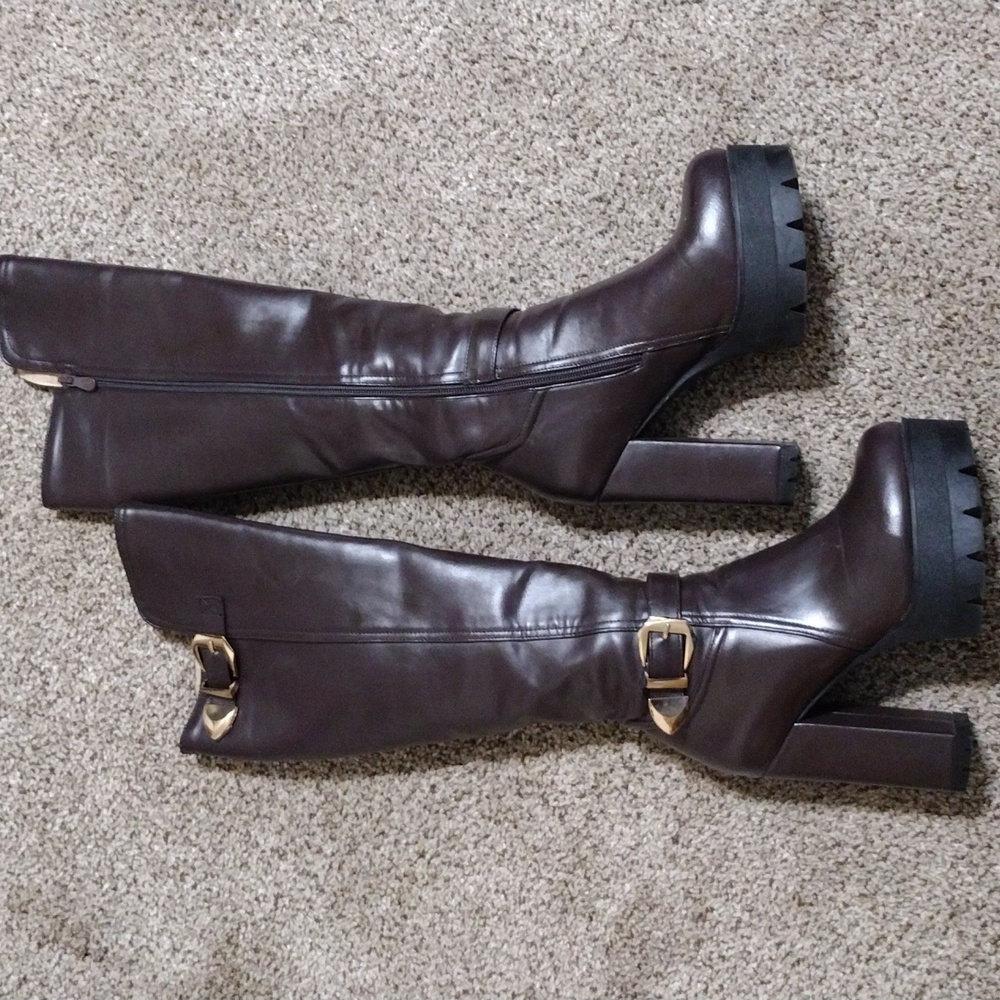CHUNKY HEELS BROWN FAUX LEATHER BOOTS SIZE 6